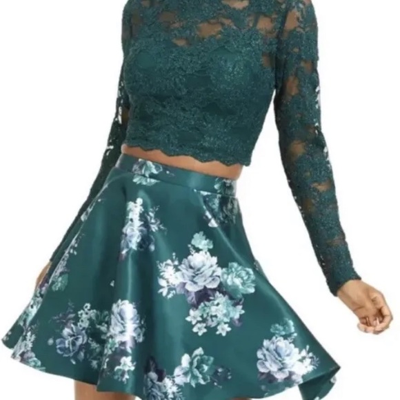 City Vibe Long-Sleeve Lace Top w/ Floral Print Skirt Two-Piece Dress Green Sz 13 - Picture 2 of 12